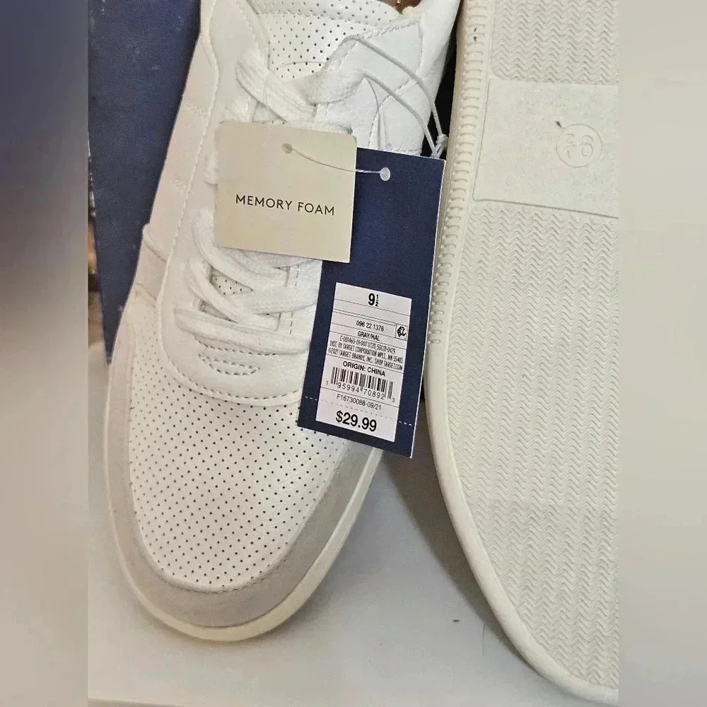 Universal Thread Hal Sneakers white n light gray lady's sizes - Picture 11 of 11